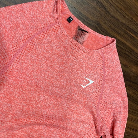 Gymshark Vital Seamless Crop Top in Peach Coral Size Small - Picture 4 of 5